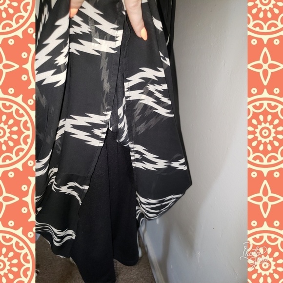 Print dress black white sz large - Picture 4 of 8